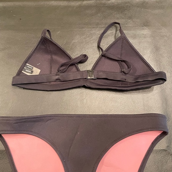 Triangl pink and black mesh neoprene bikini - Picture 3 of 5